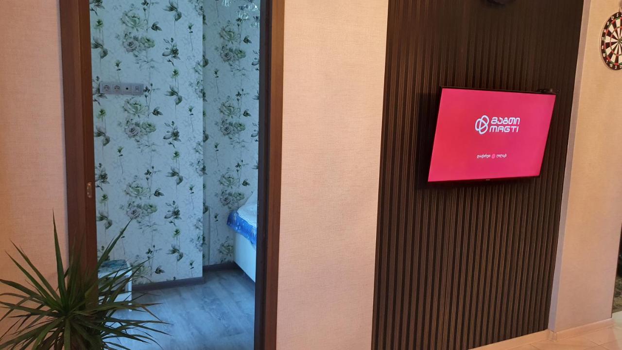 Apartment In Yalchin Star Residence Batumi Bagian luar foto